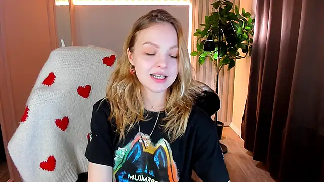 Snapshot of stay_with_alice chatting on January 14, 2025, 7:11 pm stay with alice online show from January 14, 2025, 7:11 pm