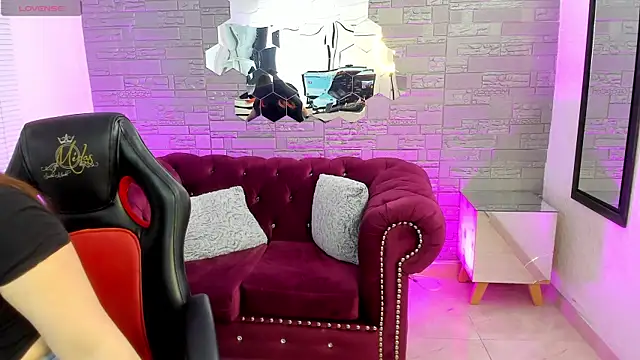 Snapshot of conniejames_m chatting on October 30, 2025, 12:36 pm conniejames m online show from October 30, 2025, 12:36 pm