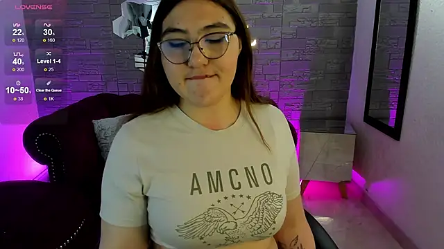 Snapshot of conniejames_m chatting on November 17, 2025, 12:31 pm conniejames m online show from November 17, 2025, 12:31 pm