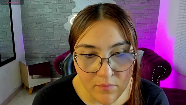 conniejames m online show from April 7, 2026, 1:57 pm