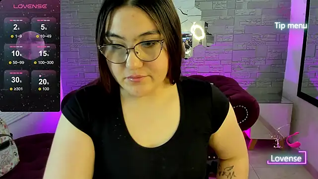 Snapshot of conniejames_m chatting on November 28, 2025, 1:44 pm conniejames m online show from November 28, 2025, 1:44 pm