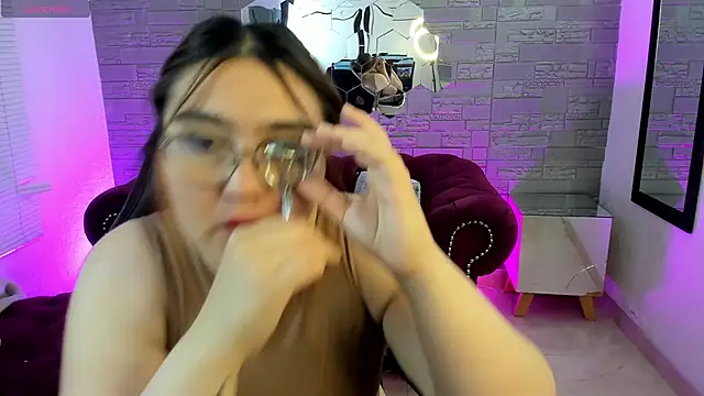 Snapshot of conniejames_m chatting on October 27, 2025, 12:50 pm conniejames m online show from October 27, 2025, 12:50 pm