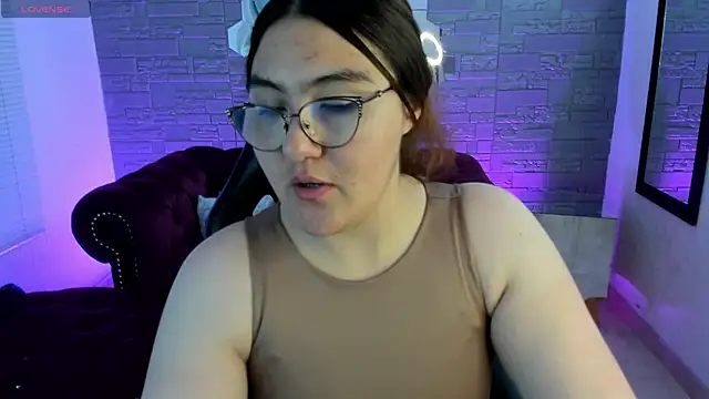 Snapshot of conniejames_m chatting on November 4, 2025, 12:53 pm conniejames m online show from November 4, 2025, 12:53 pm