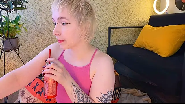 EmmyAmbros online show from March 8, 2025, 6:54 am