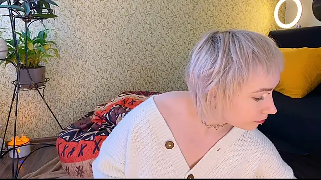 EmmyAmbros online show from March 10, 2025, 7:55 am