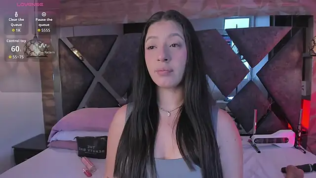 Venus velez  online show from April 20, 2026, 12:41 pm