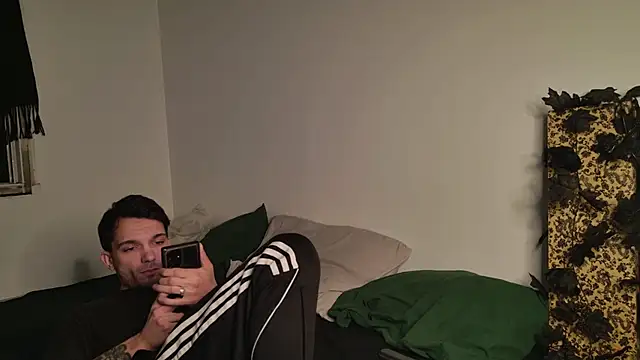 Snapshot of JackDesFeux chatting on January 9, 2026, 11:33 pm JackDesFeux online show from January 9, 2026, 11:33 pm