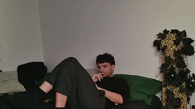 Snapshot of JackDesFeux chatting on December 3, 2025, 2:12 am JackDesFeux online show from December 3, 2025, 2:12 am