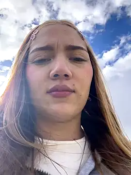 melody-dy online show from September 12, 2025, 9:03 pm