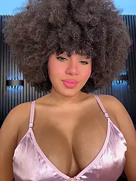 Snapshot of kendall_coxx chatting on April 23, 2026, 3:13 am kendall coxx online show from April 23, 2026, 3:13 am