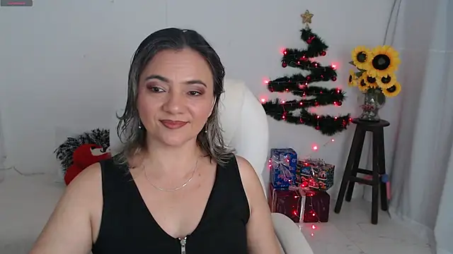 Snapshot of ana_milf chatting on December 15, 2025, 1:50 pm ana milf online show from December 15, 2025, 1:50 pm