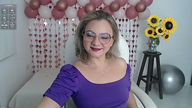 Snapshot of ana_milf chatting on January 12, 2026, 12:45 pm ana milf online show from January 12, 2026, 12:45 pm