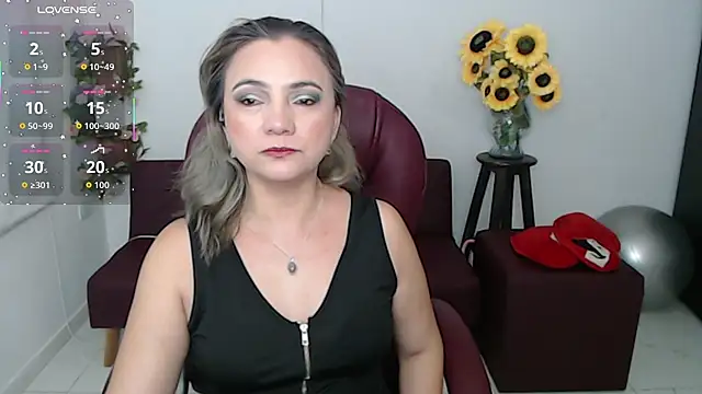 Snapshot of ana_milf chatting on April 14, 2026, 12:32 pm ana milf online show from April 14, 2026, 12:32 pm