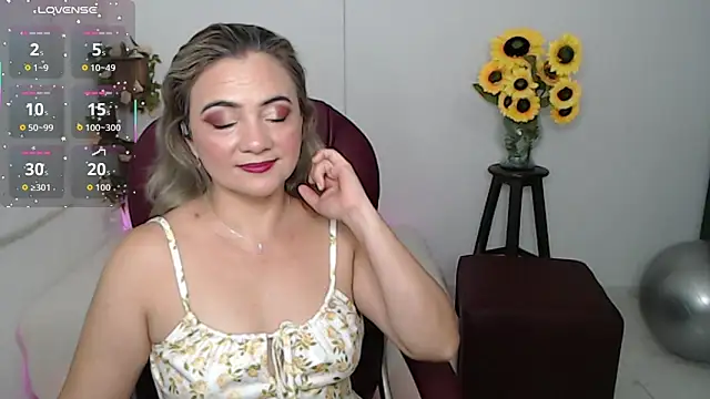 Snapshot of ana_milf chatting on March 9, 2026, 1:25 pm ana milf online show from March 9, 2026, 1:25 pm