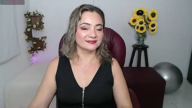 Snapshot of ana_milf chatting on March 12, 2026, 12:42 pm ana milf online show from March 12, 2026, 12:42 pm