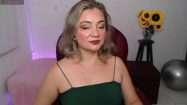 Snapshot of ana_milf chatting on February 8, 2026, 1:53 pm ana milf online show from February 8, 2026, 1:53 pm