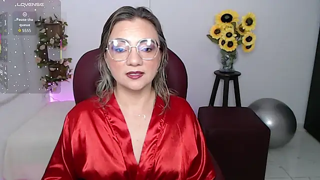 Snapshot of ana_milf chatting on March 15, 2026, 11:50 am ana milf online show from March 15, 2026, 11:50 am