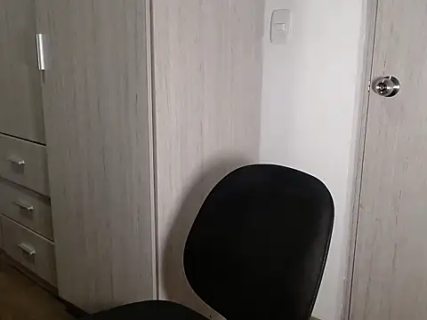 Snapshot of BigDragonBoy chatting on February 4, 2026, 11:33 pm BigDragonBoy online show from February 4, 2026, 11:33 pm