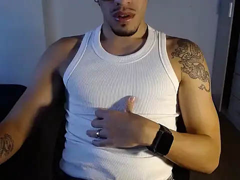 Snapshot of BigDragonBoy chatting on January 15, 2026, 9:29 pm BigDragonBoy online show from January 15, 2026, 9:29 pm