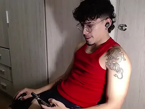 Snapshot of BigDragonBoy chatting on February 4, 2026, 12:16 am BigDragonBoy online show from February 4, 2026, 12:16 am