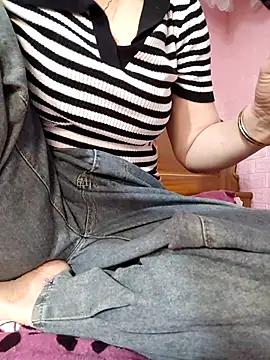 Snapshot of Mie610 chatting on April 11, 2026, 5:26 am Mie610 online show from April 11, 2026, 5:26 am