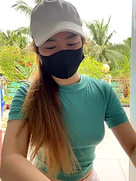 BabyThree  online show from September 21, 2025, 8:19 am