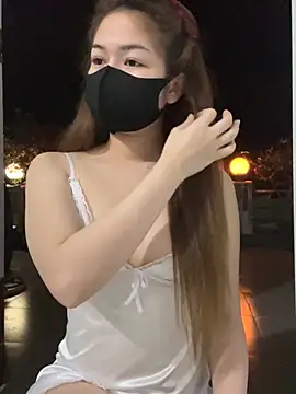 BabyThree  online show from February 5, 2026, 2:35 pm