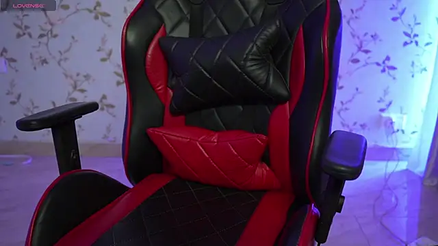 Snapshot of only_aleesha chatting on January 22, 2025, 4:44 pm only aleesha online show from January 22, 2025, 4:44 pm