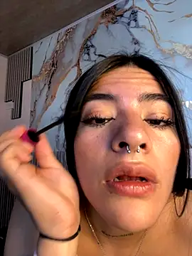 liss hot  online show from September 26, 2025, 6:59 pm