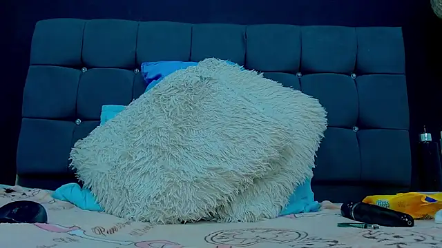 mia xx1 online show from October 1, 2025, 11:03 am