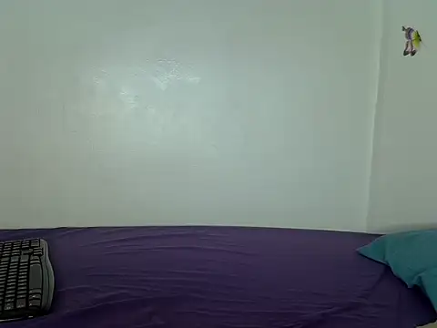 laetitia  online show from December 18, 2025, 3:27 pm