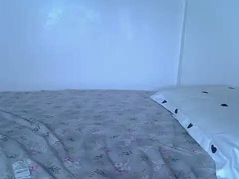 Snapshot of laetitia_ chatting on November 17, 2025, 4:00 pm laetitia online show from November 17, 2025, 4:00 pm