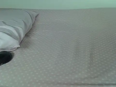 Snapshot of laetitia_ chatting on October 23, 2025, 2:27 pm laetitia online show from October 23, 2025, 2:27 pm