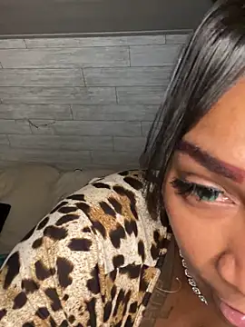 Snapshot of CUMQUEEN-XXX69 chatting on September 23, 2025, 6:53 am CUMQUEEN-XXX69 online show from September 23, 2025, 6:53 am