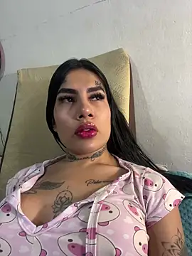 Snapshot of saragill323 chatting on March 2, 2025, 5:41 pm saragill323 online show from March 2, 2025, 5:41 pm