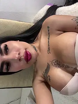 Snapshot of saragill323 chatting on March 14, 2025, 9:00 pm saragill323 online show from March 14, 2025, 9:00 pm