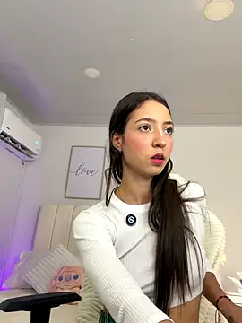 Cristall Bunny online show from November 18, 2025, 12:48 am