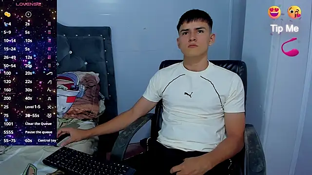 Snapshot of Jacobb_Lee chatting on October 24, 2025, 9:03 pm Jacobb Lee online show from October 24, 2025, 9:03 pm