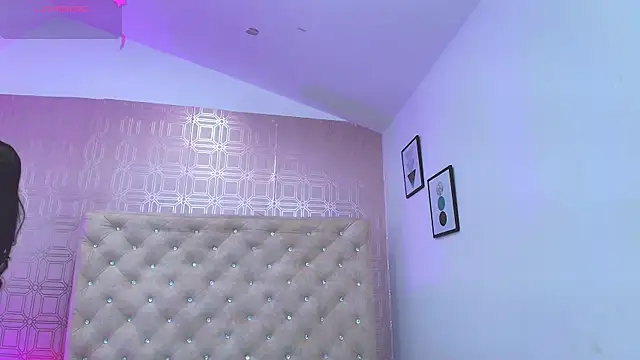 Snapshot of Sara_Desire chatting on March 17, 2025, 12:25 pm Sara Desire online show from March 17, 2025, 12:25 pm