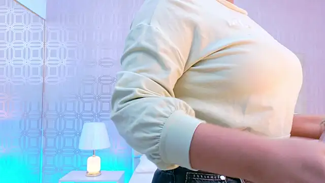 Snapshot of Sara_Desire chatting on February 7, 2026, 12:24 pm Sara Desire online show from February 7, 2026, 12:24 pm