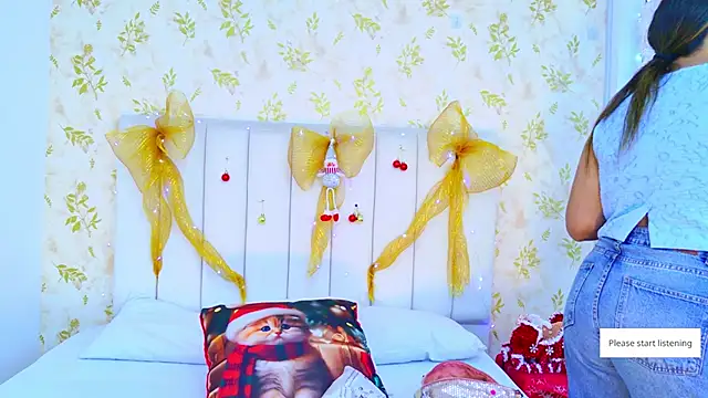 Snapshot of Sara_Desire chatting on December 18, 2025, 12:20 pm Sara Desire online show from December 18, 2025, 12:20 pm