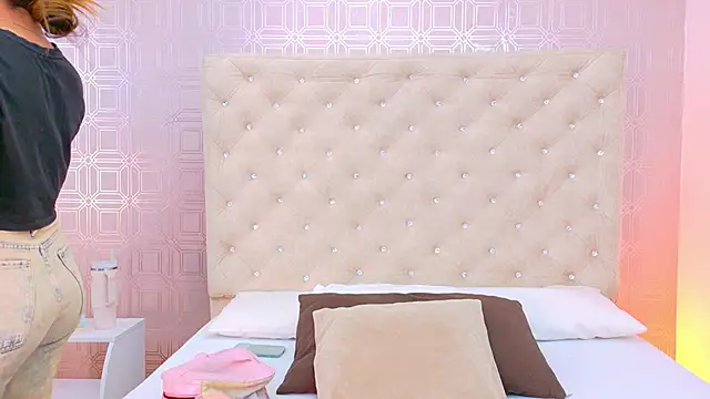 Snapshot of Sara_Desire chatting on February 28, 2026, 12:27 pm Sara Desire online show from February 28, 2026, 12:27 pm