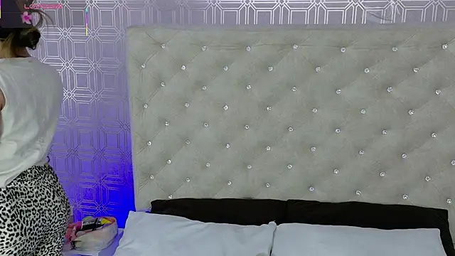 Snapshot of Sara_Desire chatting on September 21, 2025, 12:21 pm Sara Desire online show from September 21, 2025, 12:21 pm