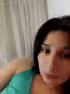 Snapshot of Bigyummmzul chatting on January 12, 2025, 2:45 am Bigyummmzul online show from January 12, 2025, 2:45 am