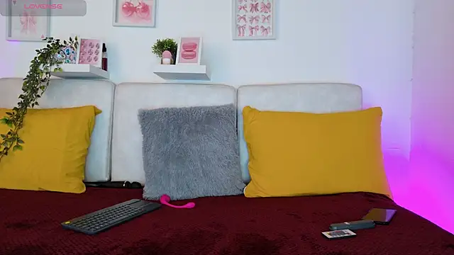 Snapshot of Malka_Burning chatting on March 30, 2026, 8:10 pm Malka Burning online show from March 30, 2026, 8:10 pm