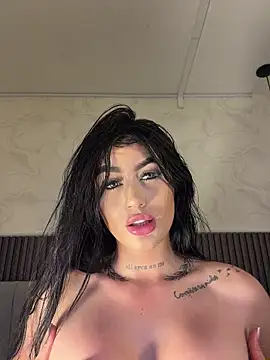 SOPHICARTERS online show from April 29, 2026, 5:30 pm