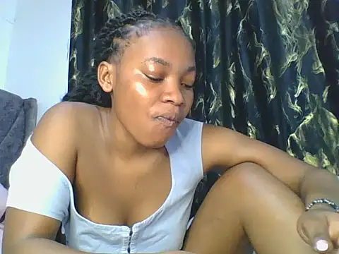  Becky002 online show from December 18, 2025, 7:13 am