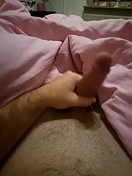 youniboy8899 online show from November 12, 2025, 9:57 am