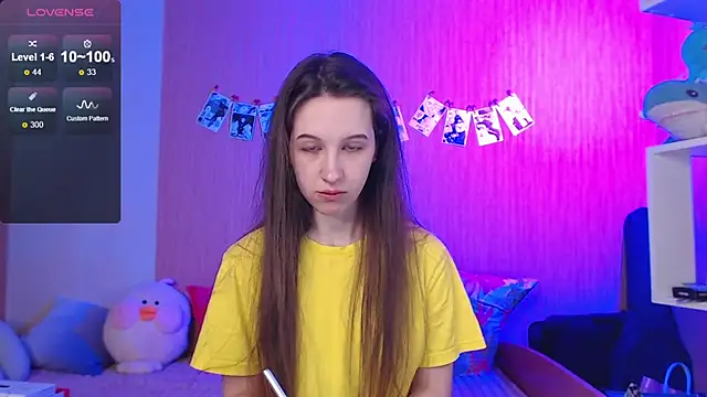 ur kitty   online show from October 12, 2025, 2:07 pm