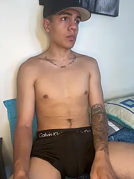 Snapshot of santiago_sosa24 chatting on June 19, 2026, 3:40 pm santiago sosa24 online show from June 19, 2026, 3:40 pm